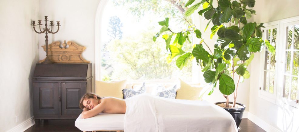 these 4 design tips will turn your home into a spa oasis pause