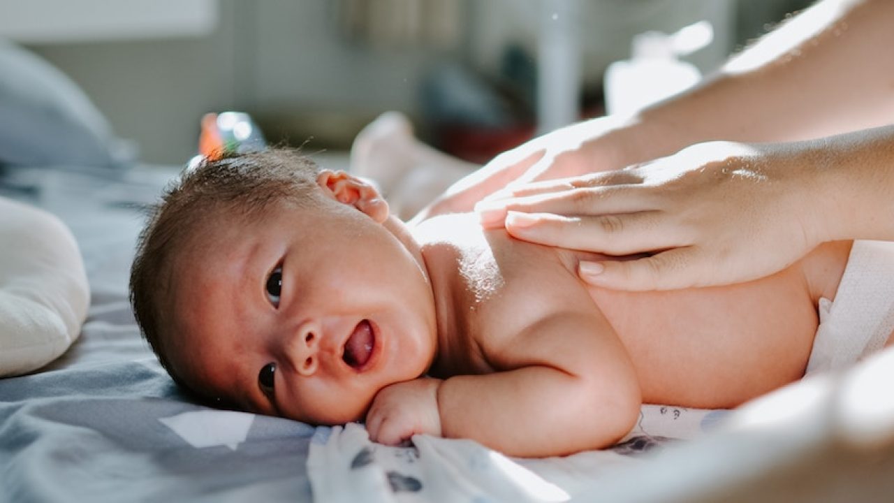 baby having colic